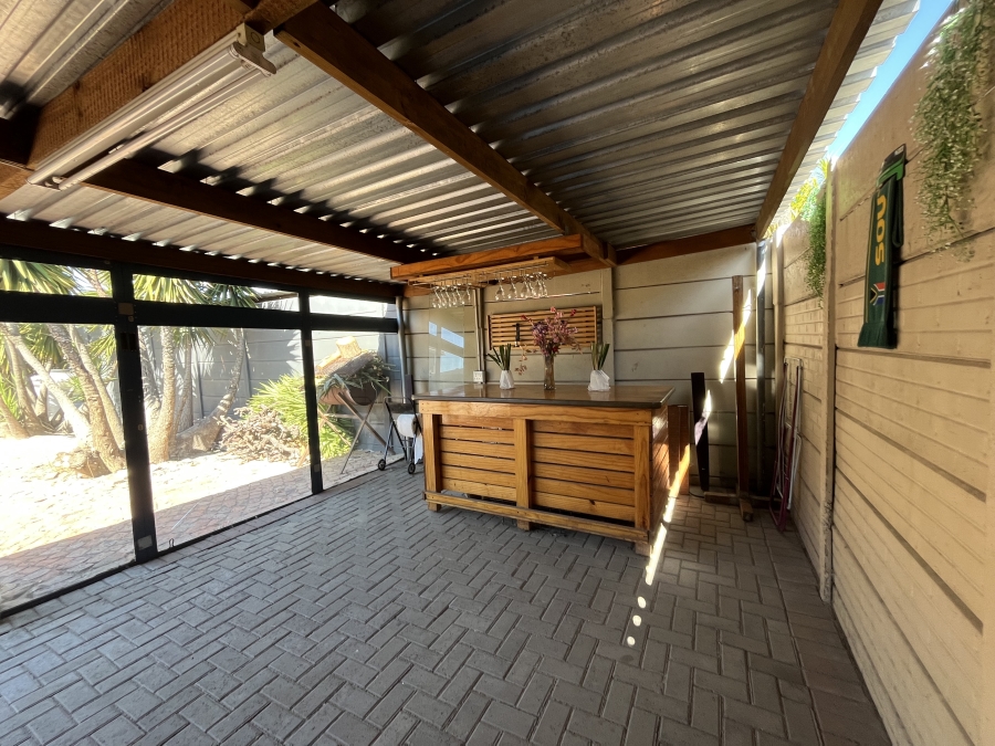 3 Bedroom Property for Sale in Peerless Park Western Cape